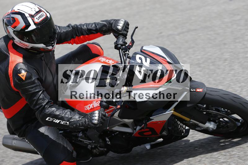 /Archiv-2024/29 12.06.2024 MOTO.CH Track Day ADR/Gruppe blau/42